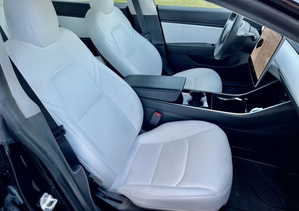 Tesla Model 3 cena 144894 przebieg: 65000, rok produkcji 2020 z Płock małe 301